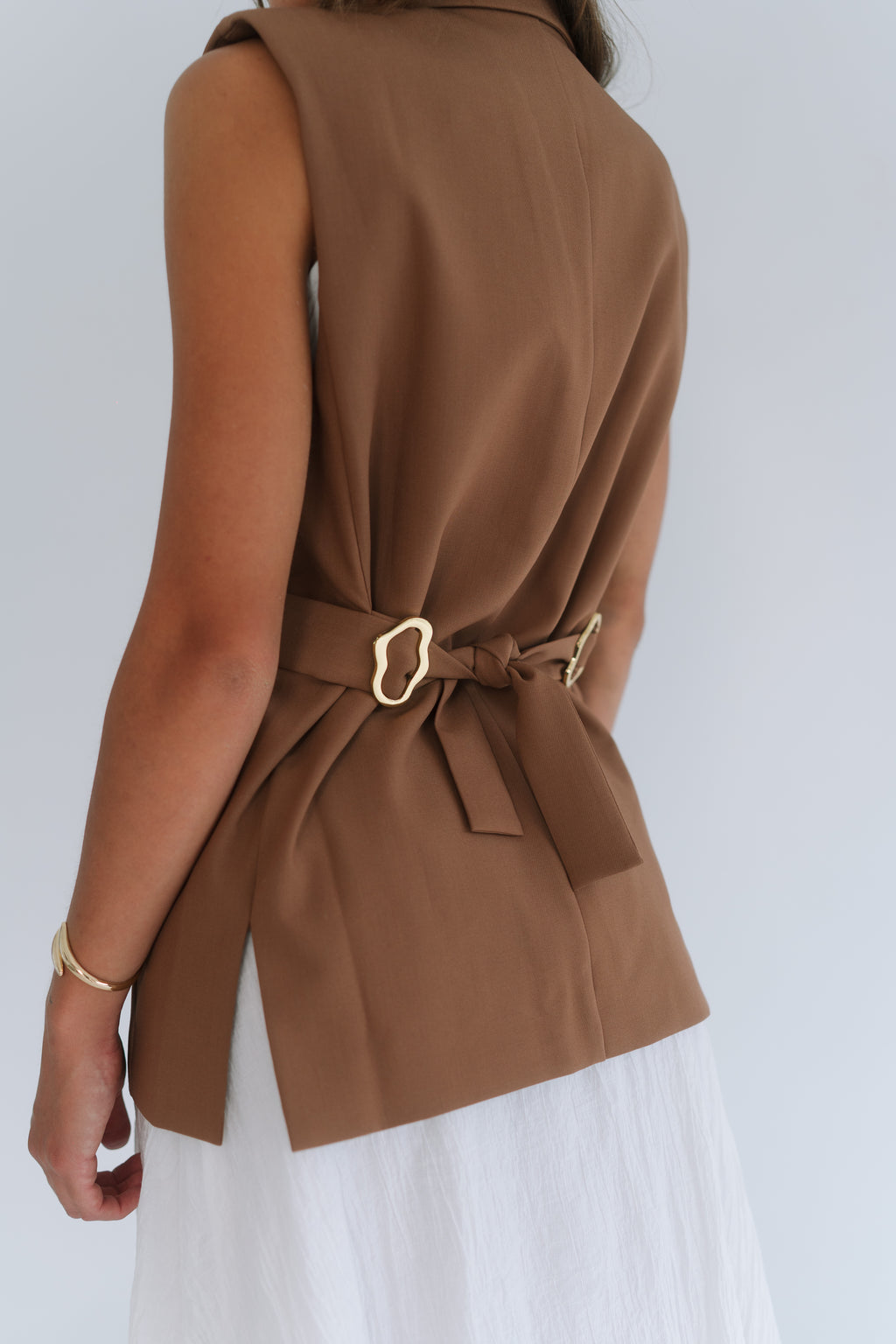 Amy Vest with adjustable straps - Brown - Limited Edition