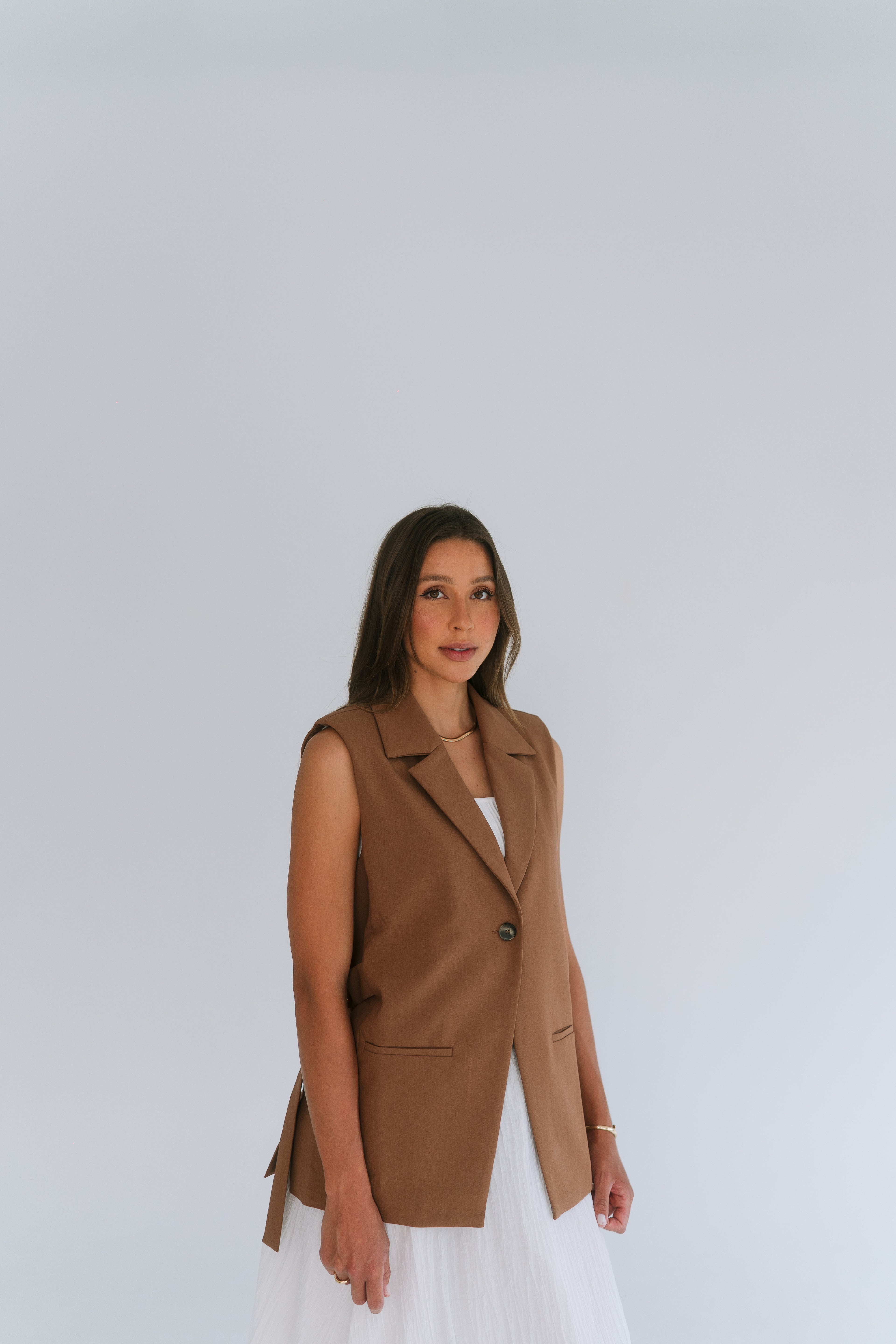 Amy Vest with adjustable straps - Brown - Limited Edition